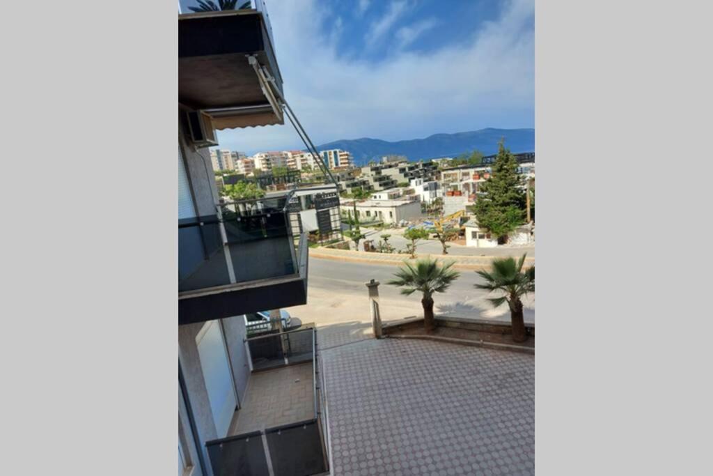 Darla Sea View Apartment Влёра Экстерьер фото