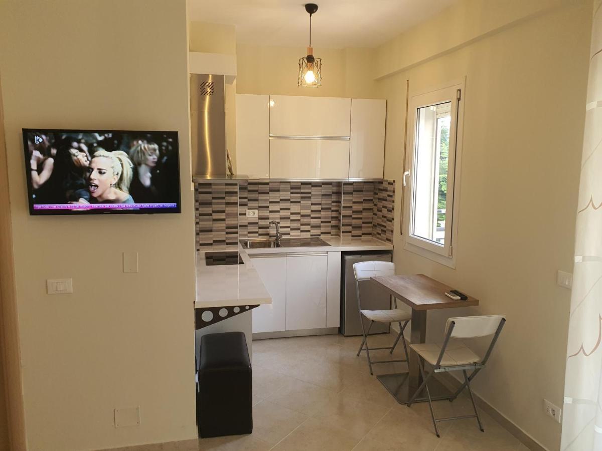 Darla Sea View Apartment Влёра Экстерьер фото