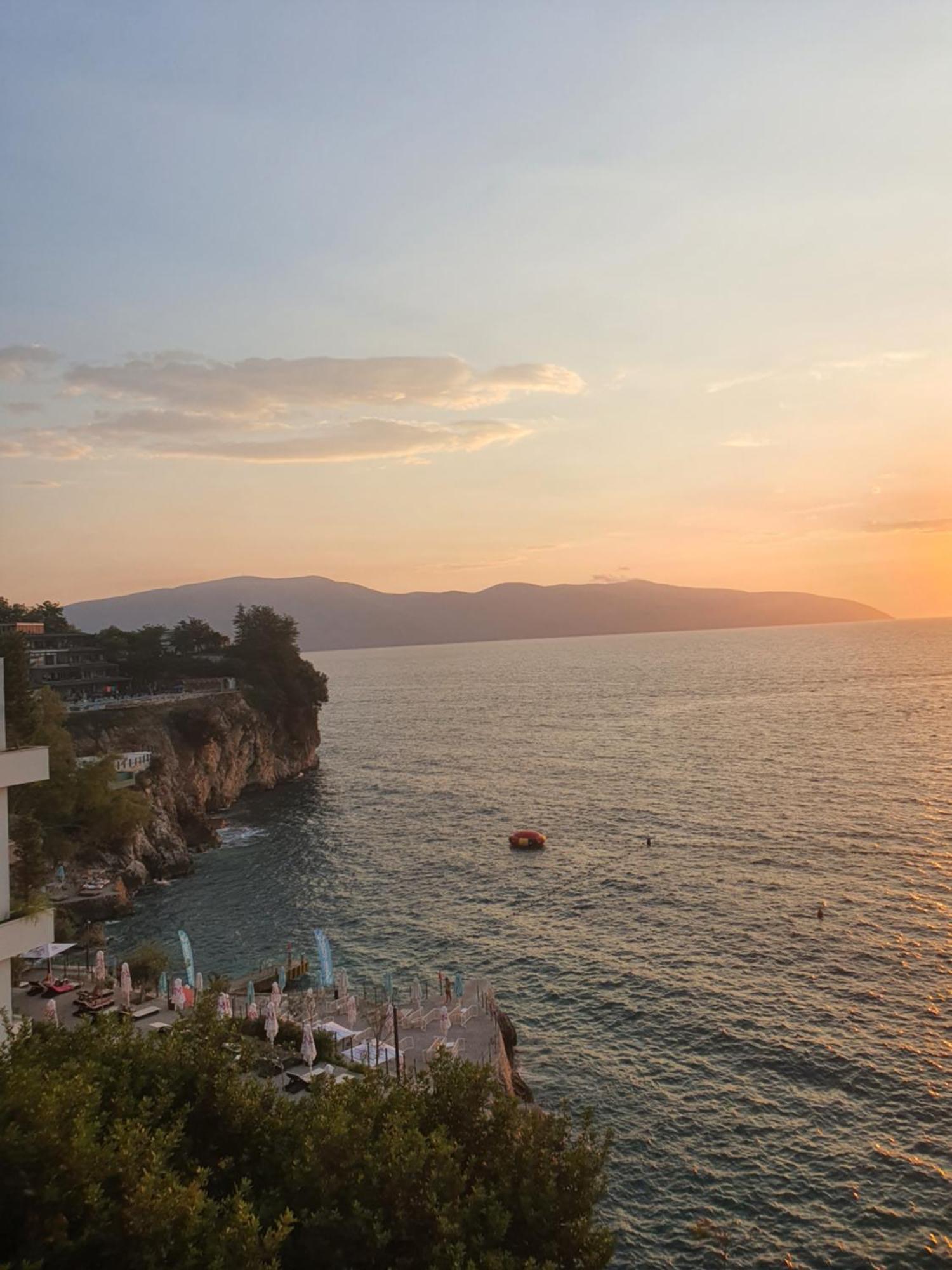 Darla Sea View Apartment Влёра Экстерьер фото