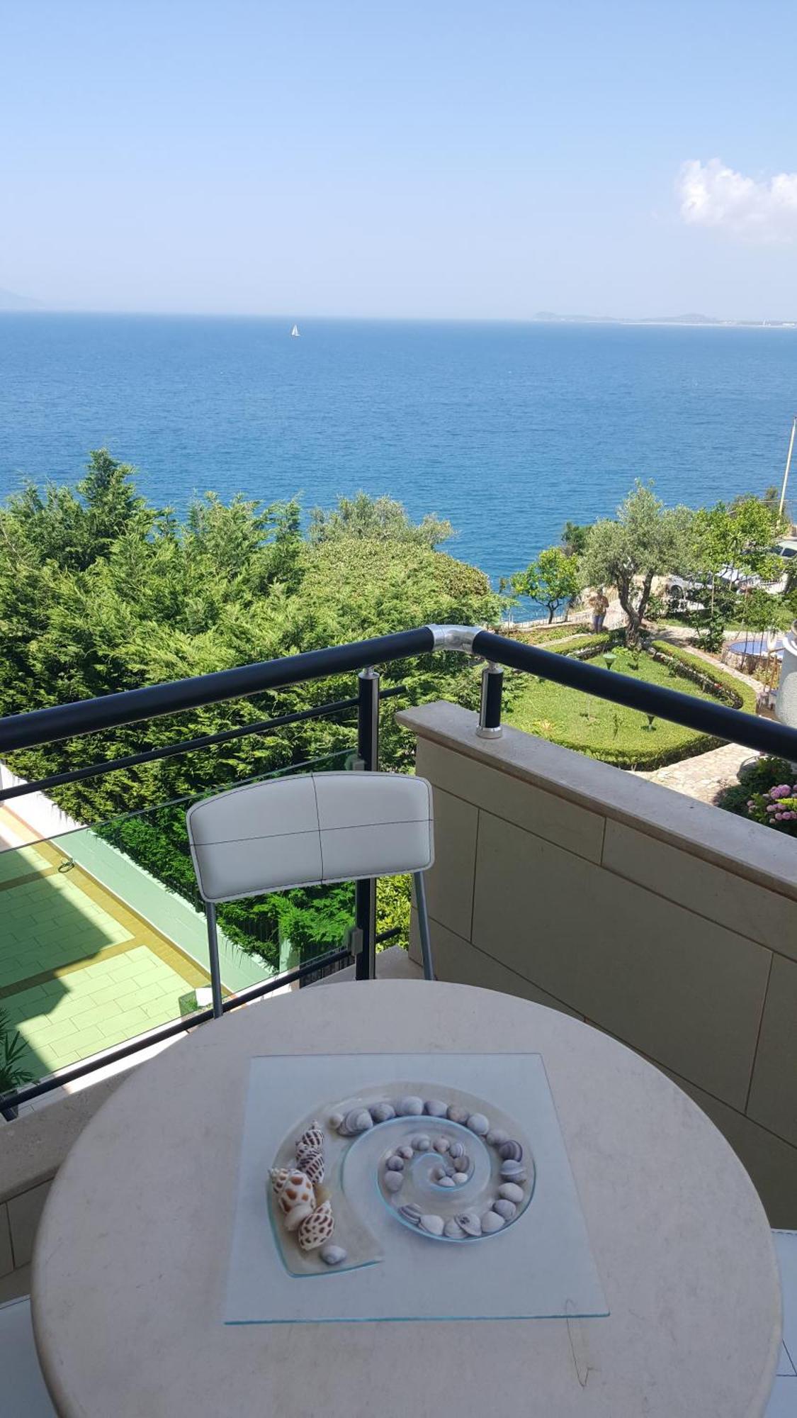 Darla Sea View Apartment Влёра Экстерьер фото